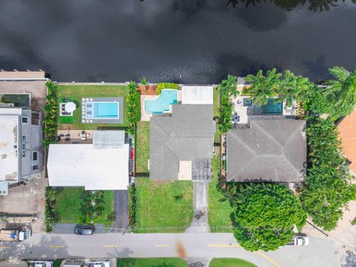 2933 Ne 1st Ave, Wilton Manors, FL, 33334-1006 | Card Image