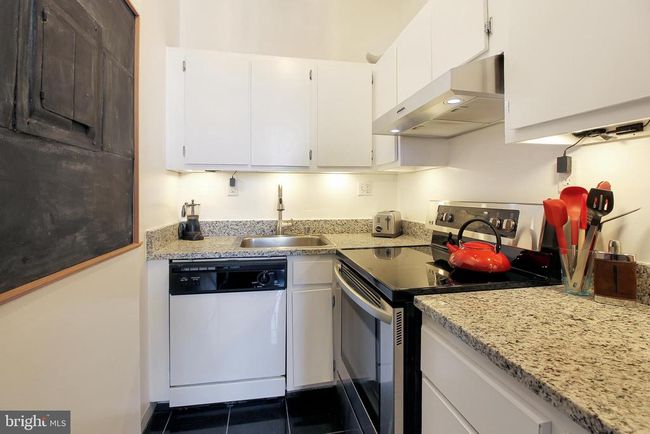 APT-808 - 1615 Q St Nw, Condo with 2 bedrooms, 1 bathrooms and null parking in WASHINGTON DC | Image 11
