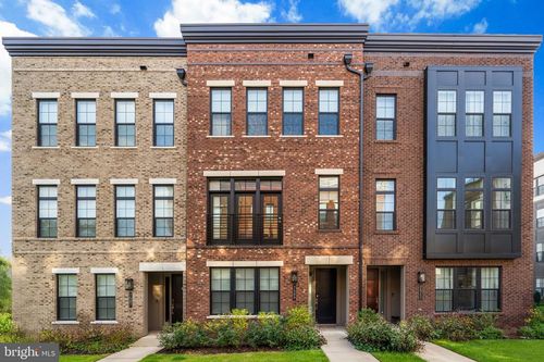 2002-7509 Sawyer Farm Way, MCLEAN, VA, 22102-4120 | Card Image