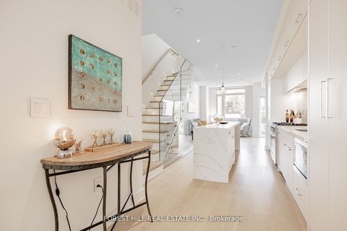 7 Flax Field Lane, North York, ON, M2N0L5 | Card Image