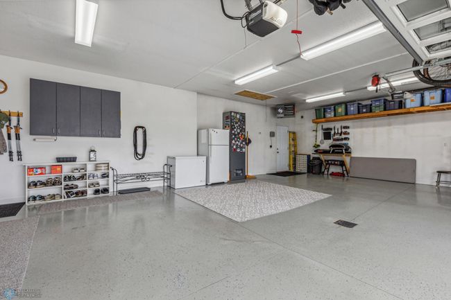 Garage Interior | Image 35