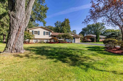 1366 Burrwood St, Temperance, MI, 48182-1287 | Card Image