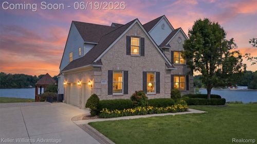 49354 Peninsular Dr, Van Buren Twp, MI, 48111-4962 | Card Image