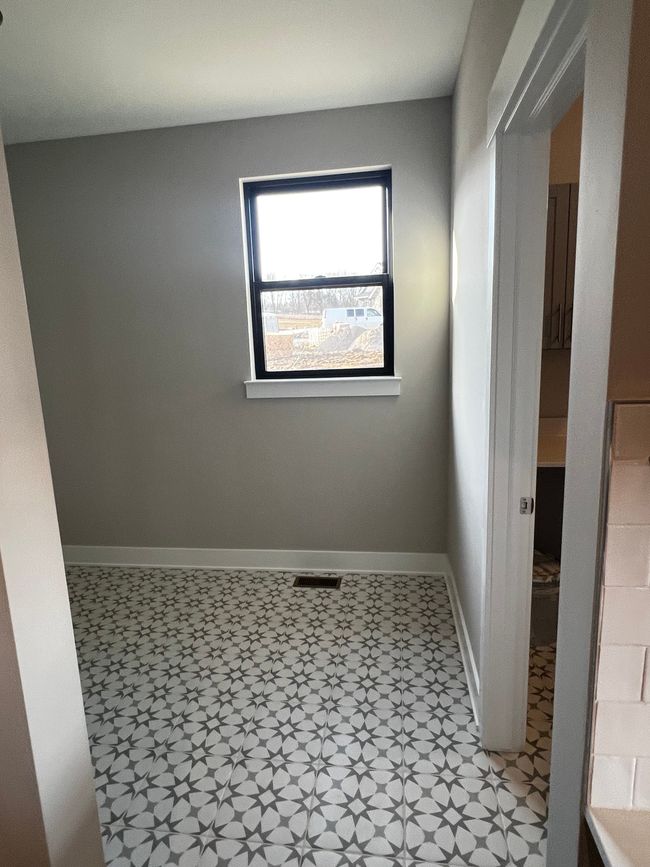 Mud room | Image 16