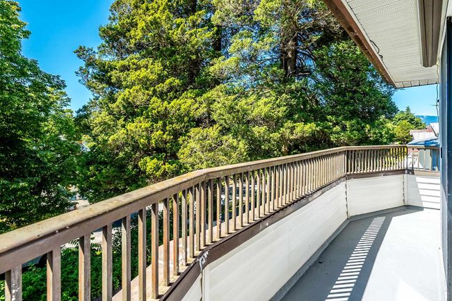 6074 Sherbrooke St, House other with 6 bedrooms, 4 bathrooms and 2 parking in Vancouver BC | Image 6