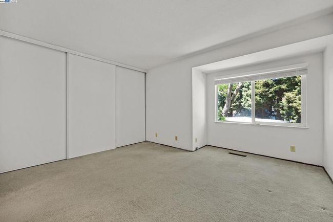 127 Temescal Cir, Townhouse with 2 bedrooms, 2 bathrooms and null parking in Emeryville CA | Image 23