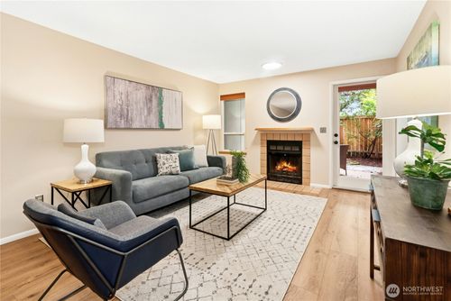 apt-103-13717 Linden Ave N, Seattle, WA, 98133-6951 | Card Image