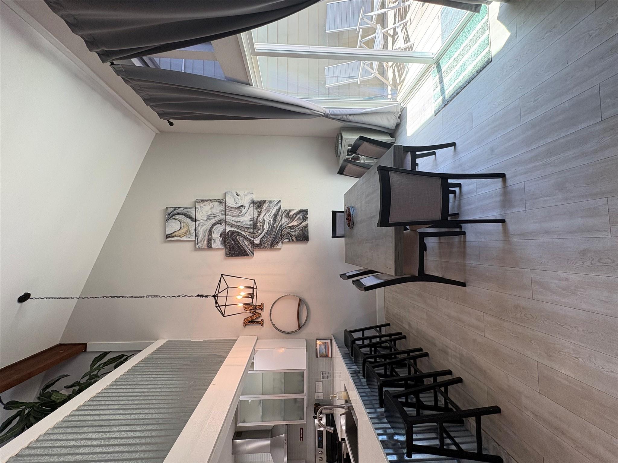 Residential Lease in Point Venture 5