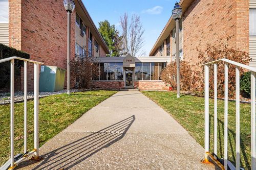 302-756 W Kilgore Road, Kalamazoo, MI, 49008 | Card Image