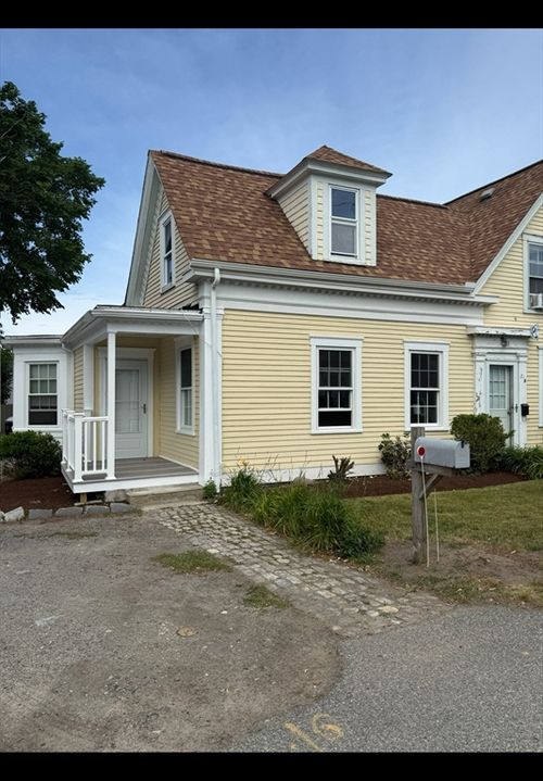 8-21 Pleasant St, Hyannis, MA, 02601-4007 | Card Image