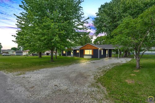 420 Osborn St, Carbondale, KS, 66414-9548 | Card Image