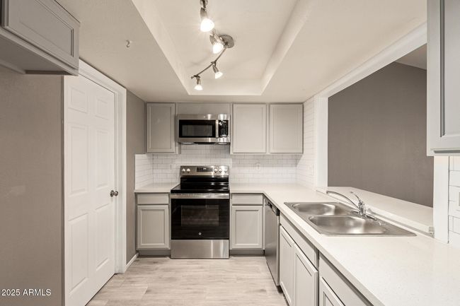 9106 N 68 Th Ln, Townhouse with 2 bedrooms, 2 bathrooms and null parking in Peoria AZ | Image 12