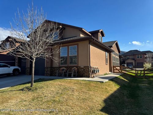 94 Redstone Dr, New Castle, CO, 81647-6703 | Card Image