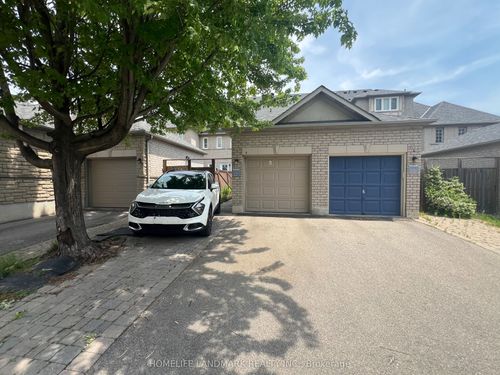8 Baffin Crt, Richmond Hill, ON, L4B4J7 | Card Image