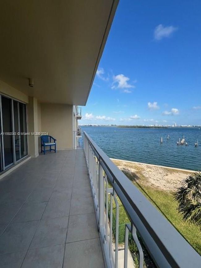 4D - 11111 Biscayne Blvd, Condo with 2 bedrooms, 2 bathrooms and null parking in Miami FL | Image 23