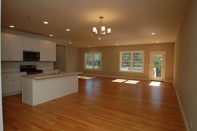 1E - 10 Sheffield St, Condo with 2 bedrooms, 3 bathrooms and null parking in Hudson NH | Image 4
