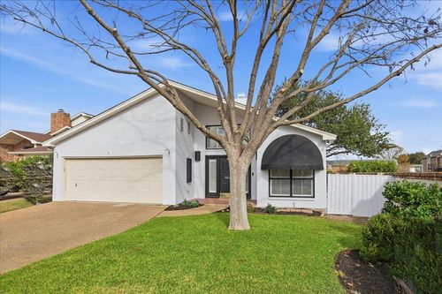 22 One Main Pl, Benbrook, TX, 76126-2207 | Card Image