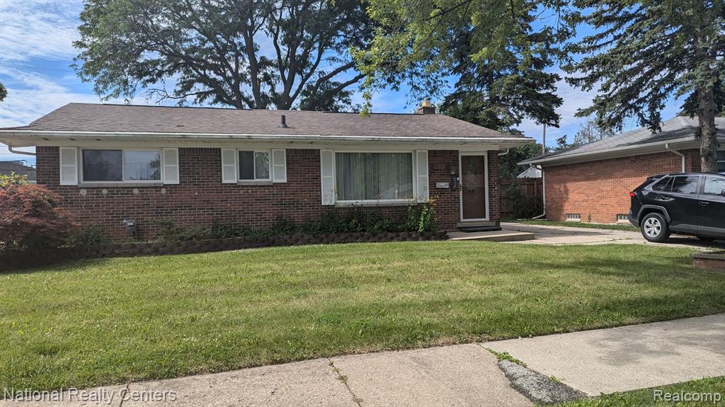 Chief Ln, Westland, MI 48185
