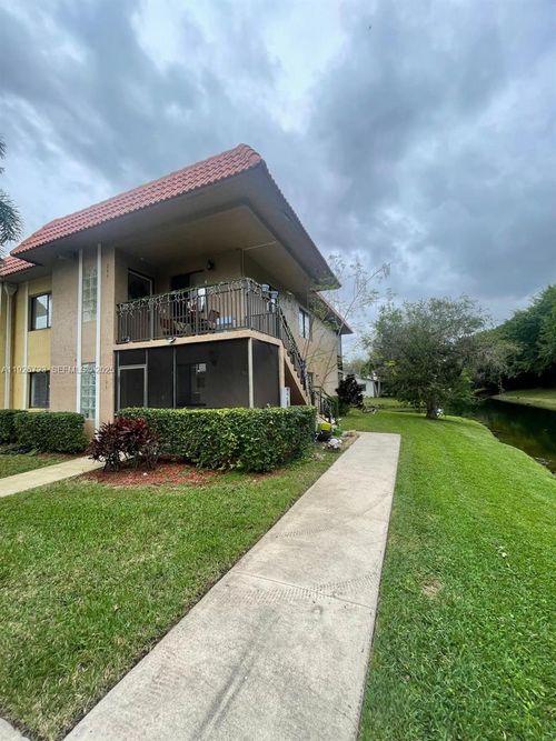 apt-106-439 Lakeview Dr, Weston, FL, 33326-2452 | Card Image