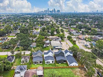 807 Graceland Street, House other with 3 bedrooms, 2 bathrooms and null parking in Houston TX | Image 2