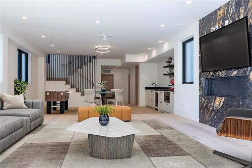 404 16th St, Manhattan Beach, CA, 90266-4618 | Card Image