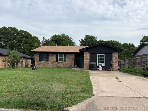 2128 E Meandering Way, Ada, OK, 74820-2500 | Card Image