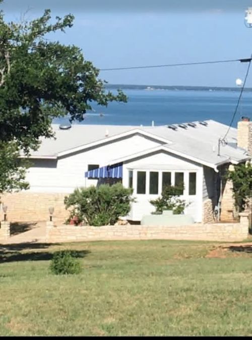 138 Suzann Ln, Burnet, TX, 78611-4011 | Card Image