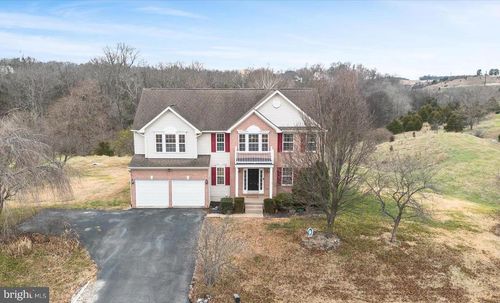 211 Stratus Dr, KEARNEYSVILLE, WV, 25430-2825 | Card Image