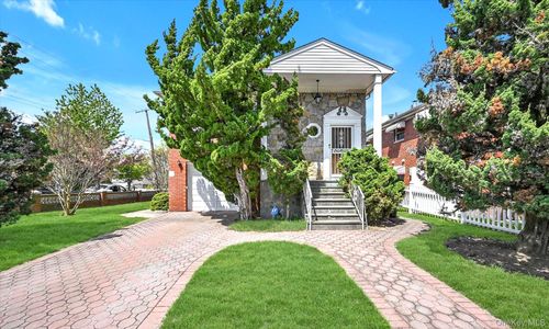 15003 7th Avenue, New York, NY, 11357 | Card Image
