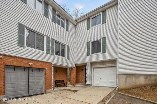 512 Ilyssa Way, Staten Island, NY, 10312-6600 | Card Image
