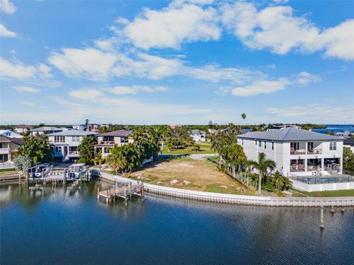 1918 Arrowhead Dr Ne, SAINT PETERSBURG, FL, 33703-1904 | Card Image