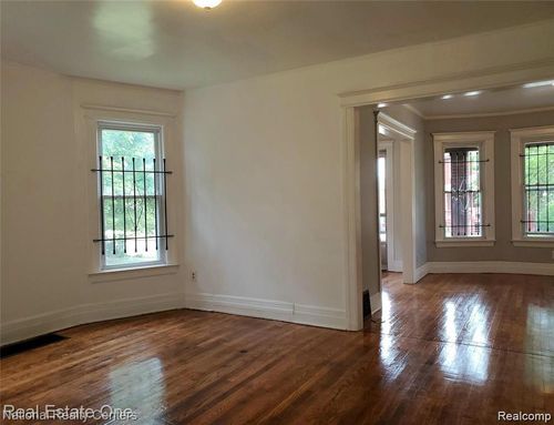 742 Clairmount St, Detroit, MI, 48202-1500 | Card Image