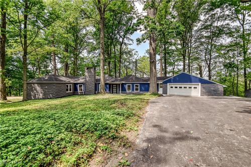 2531 Timberline Dr, Willoughby Hills, OH, 44094-9154 | Card Image