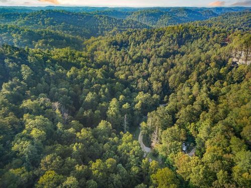 9999 Deer Track Road, Beattyville, KY, 41311 | Card Image