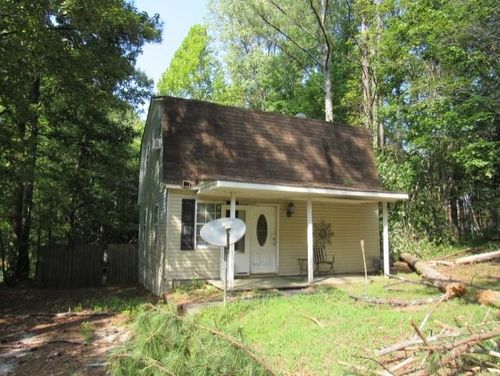 145 Eastman St, Tuscumbia, AL, 35674-4849 | Card Image