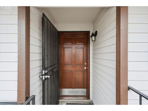 12134 Se 104th Ct, Happy Valley, OR, 97086-7930 | Card Image