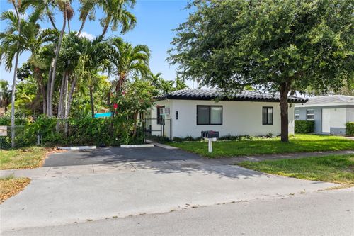 1-3-715 Ne 6th St, Hallandale Beach, FL, 33009-3536 | Card Image