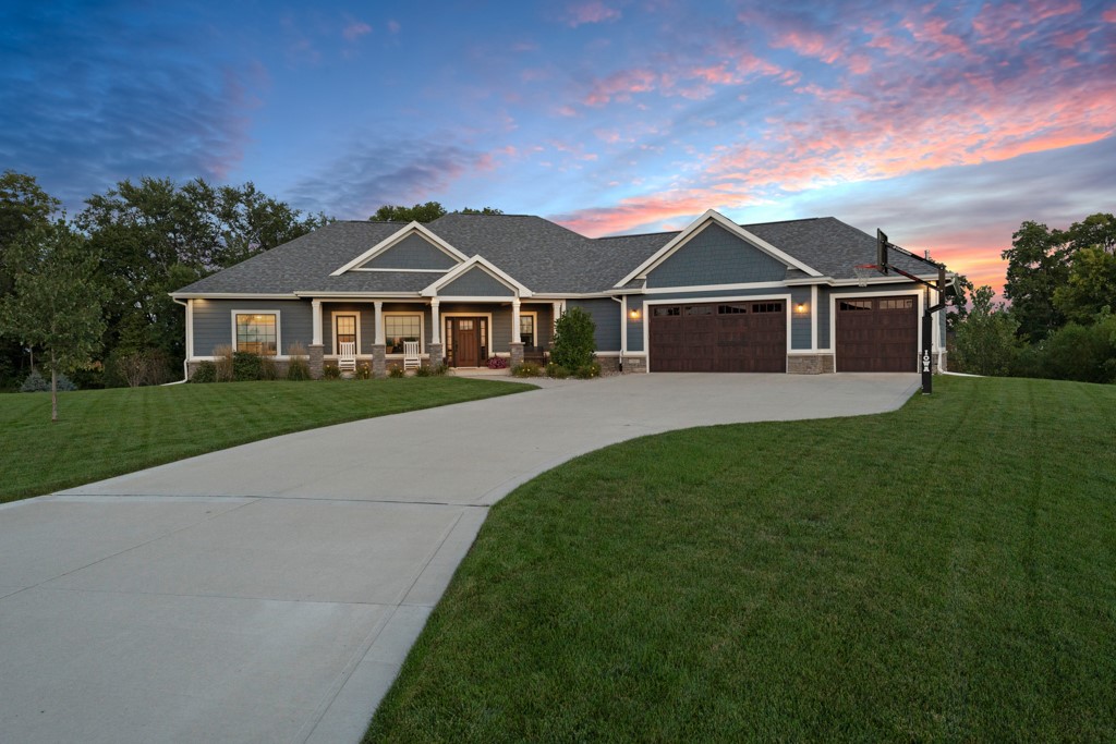 Silverado Dr, Norwalk, IA 50211