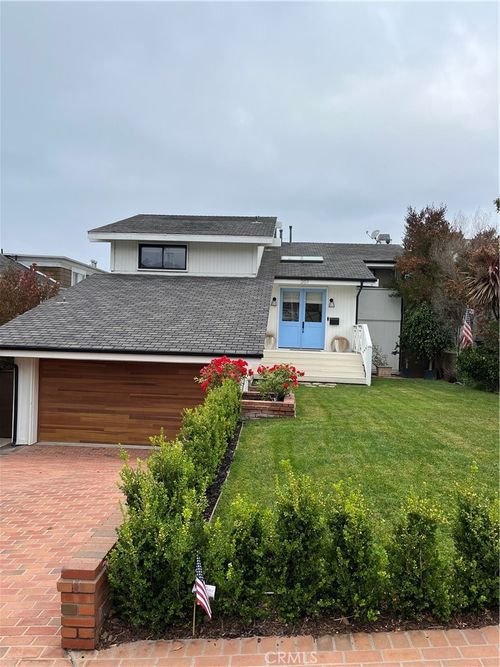 207 S Poinsettia Ave, Manhattan Beach, CA, 90266 | Card Image