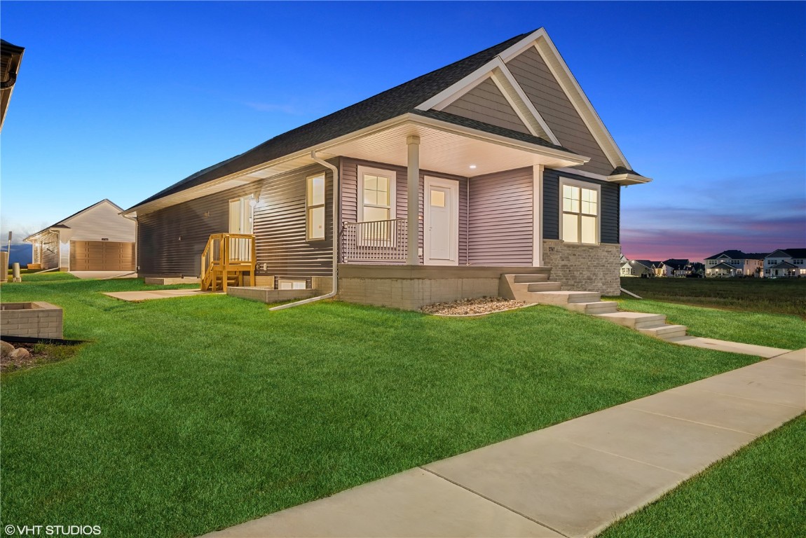 Roycroft Dr, Marion, IA 52302