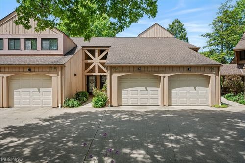 74 Landings Way, Avon Lake, OH, 44012-2236 | Card Image