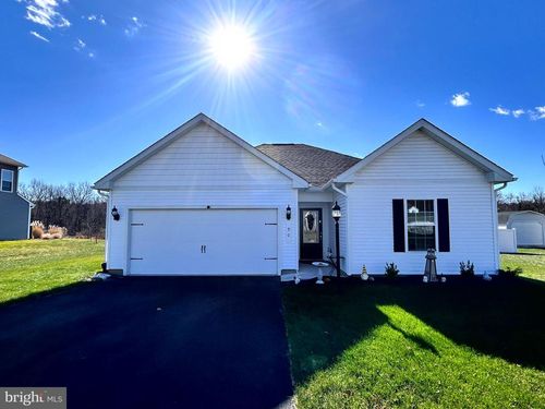 90 Rappahannock Run, FALLING WATERS, WV, 25419-1697 | Card Image