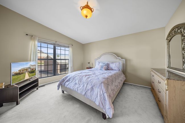 38906 Country Cir, Condo with 2 bedrooms, 3 bathrooms and null parking in Farmington Hills MI | Image 14