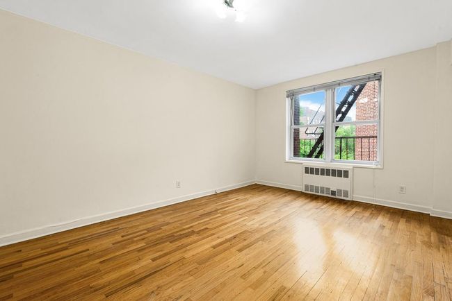 APT-5B - 72 112 Th St, Home with 2 bedrooms, 1 bathrooms and null parking in Forest Hills NY | Image 23