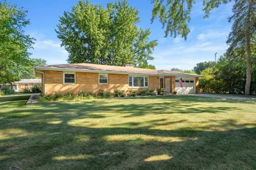 985 Jean Ann Dr, Saint Joseph, MI, 49085-3210 | Card Image