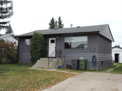 5121 53 Ave, House other with 4 bedrooms, 2 bathrooms and 2 parking in Rimbey AB | Image 2