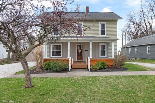 423 W Main St, Dalton, OH, 44618-9401 | Card Image