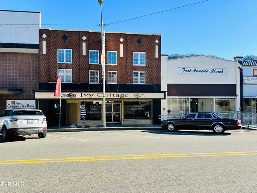 143 W Jackson St, Gate City, VA, 24251-2930 | Card Image