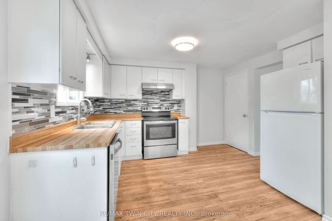 44 Cole Rd, House attached with 3 bedrooms, 2 bathrooms and 3 parking in Guelph ON | Image 14