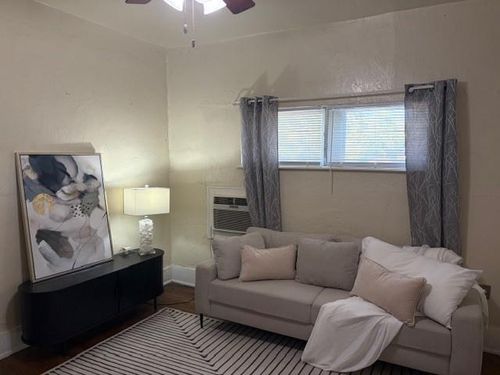 1209 Nw 30th St, Oklahoma City, OK, 73118-5670 | Card Image